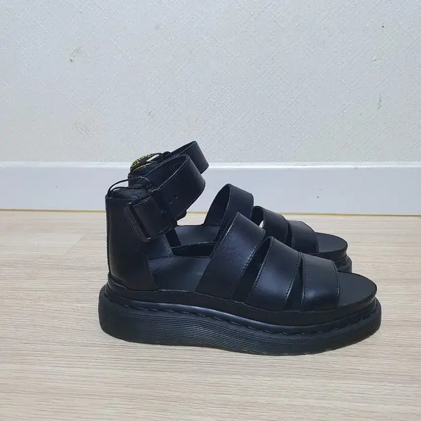 [BUNJANG] Dr. Martens Clarissa II Sandal US W 6 / 230mm / 닥터마틴 클라리사 2 샌들 230