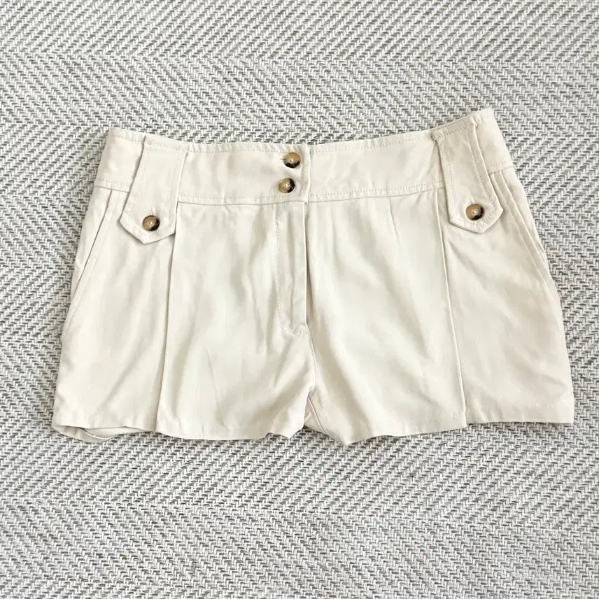 [BUNJANG] Patrizia Peppa Ivory Shorts / 파트라지아 페패 아이보리 팬츠
