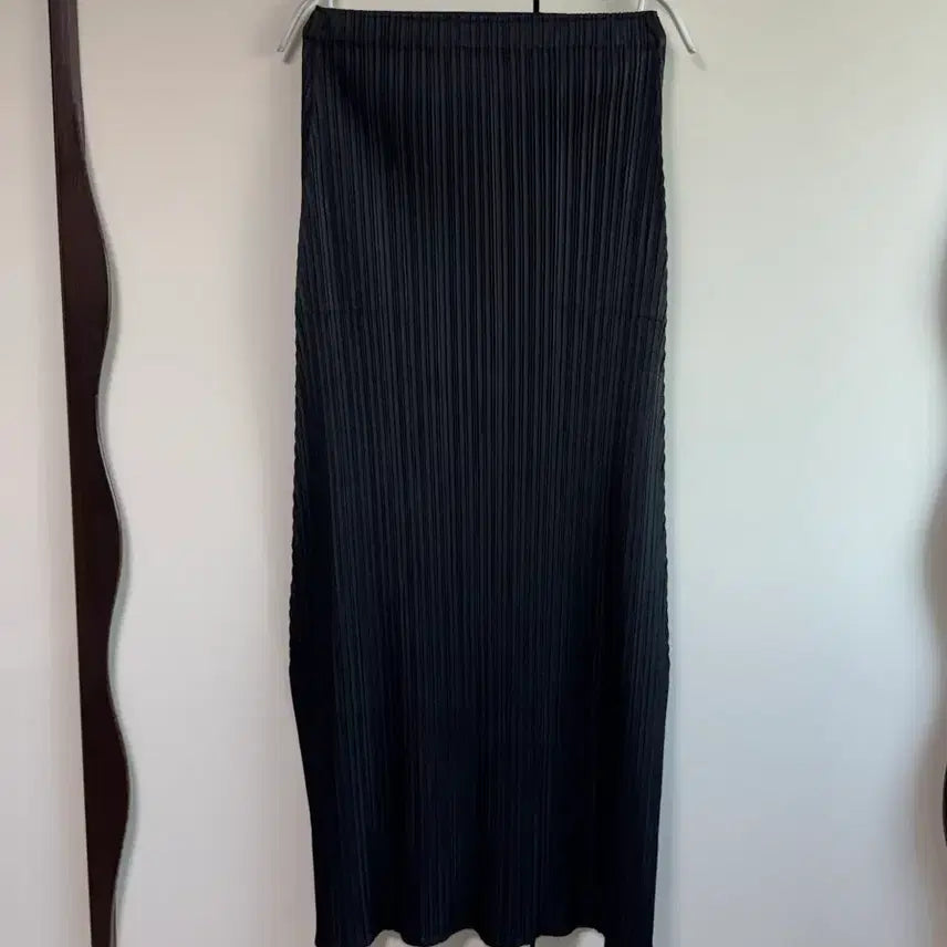 [BUNJANG] Pleated Curved Skirt Black / 플리츠 커브드 스커트 블랙