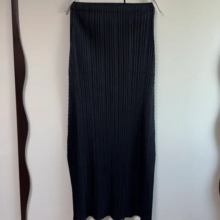 [BUNJANG] Pleated Curved Skirt Black / 플리츠 커브드 스커트 블랙