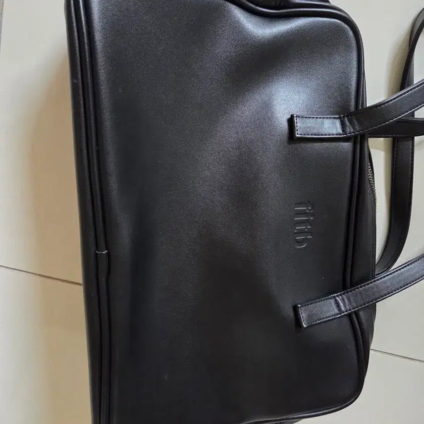 [BUNJANG] Fill in the Blank Black Leather Shoulder Bag / 필인더블랭크 블랙 레더 숄더백