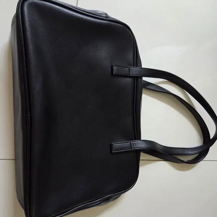 [BUNJANG] Fill in the Blank Black Leather Shoulder Bag / 필인더블랭크 블랙 레더 숄더백