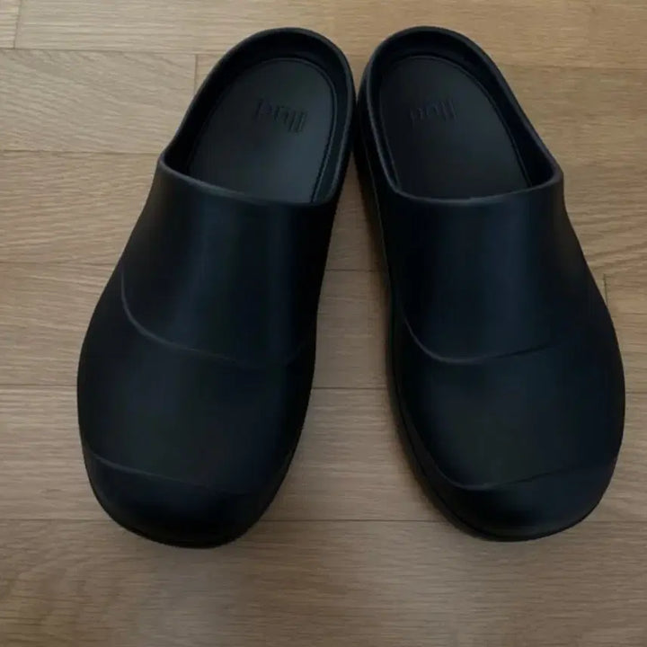 [BUNJANG] Llud Clog Black Size 6 (240-245) / 러드 클로그 블랙 사이즈6(240-245)llud clog black