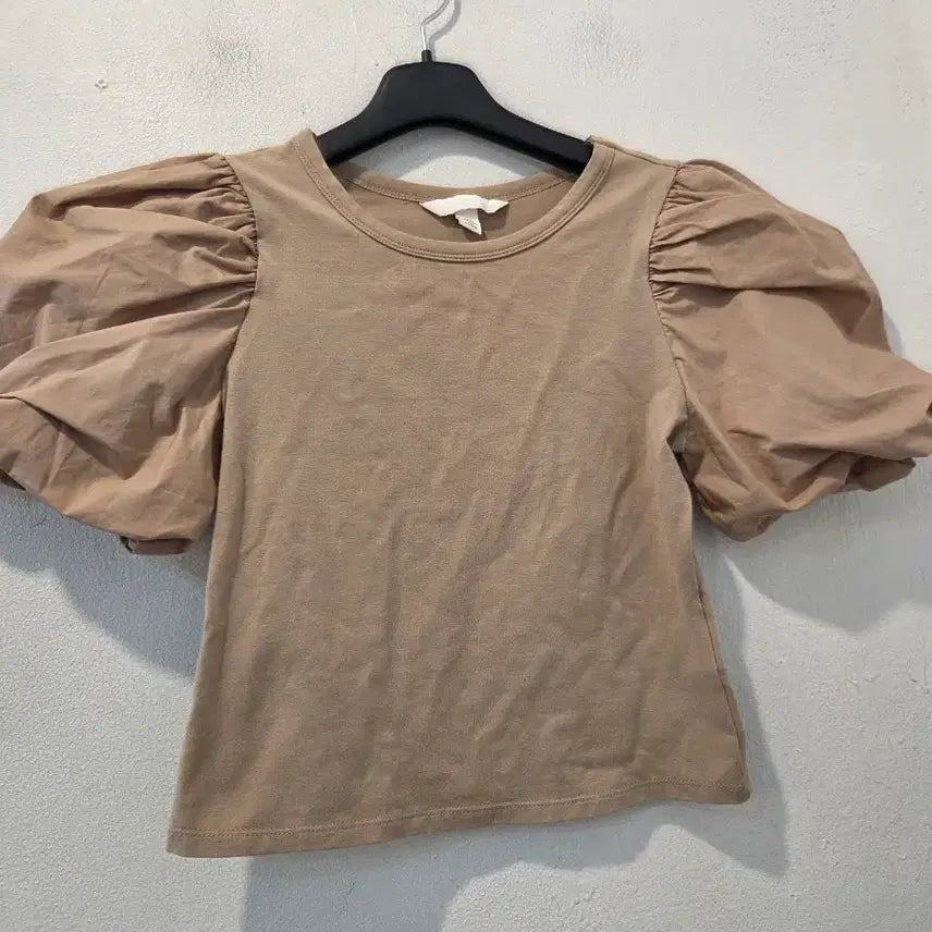 [BUNJANG] H&amp;M Puff Sleeve Short Sleeve T-Shirt Beige / H&amp;M 퍼프 반팔 티셔츠 베이지