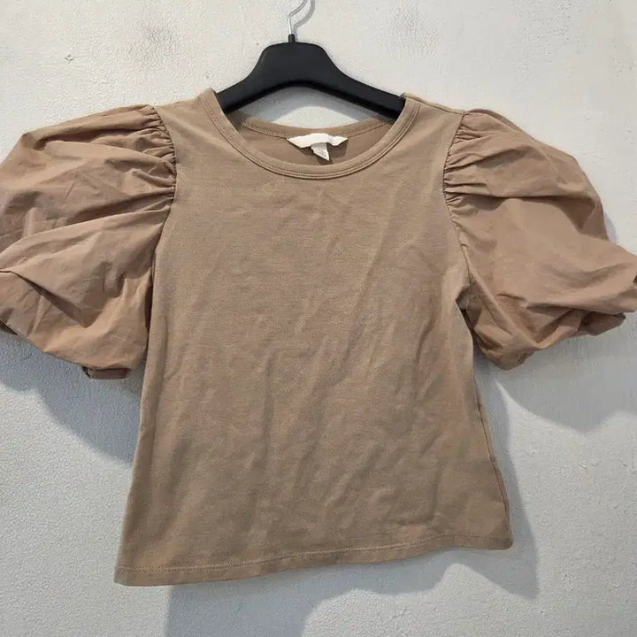 [BUNJANG] H&amp;M Puff Sleeve Short Sleeve T-Shirt Beige / H&amp;M 퍼프 반팔 티셔츠 베이지