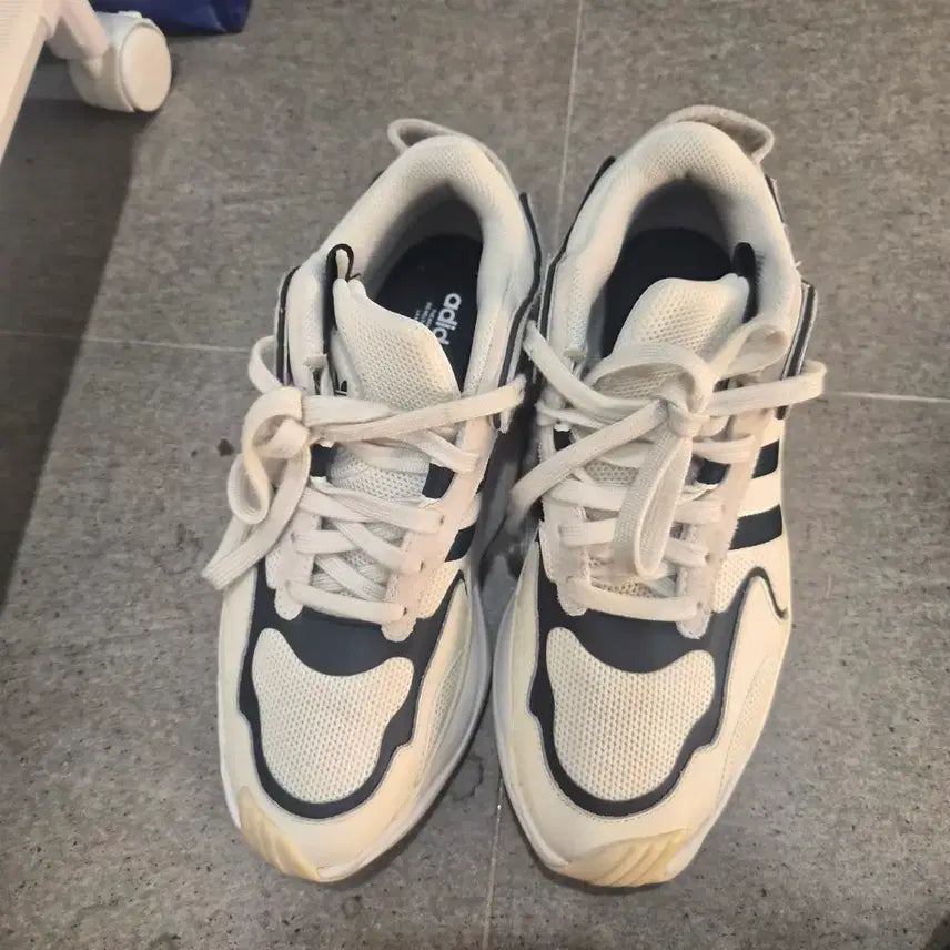[BUNJANG] Adidas Running Shoes (235-240mm) / 아디다스 운동화 235~240