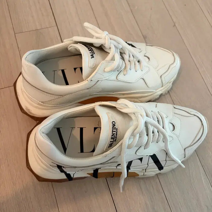 [BUNJANG] Valentino Bounce Sneakers Women&