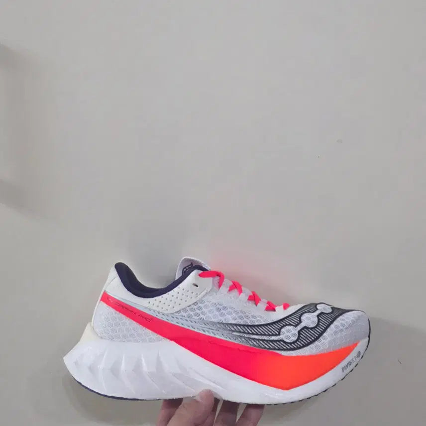 [BUNJANG] Saucony Endorphin Pro 4 Full Carbon Plate High-Performance Racing Marathon Shoes / [270] 써코니 엔돌핀 프로4 풀카본플레이트 고성능레이싱마라톤ㅡ단종매물