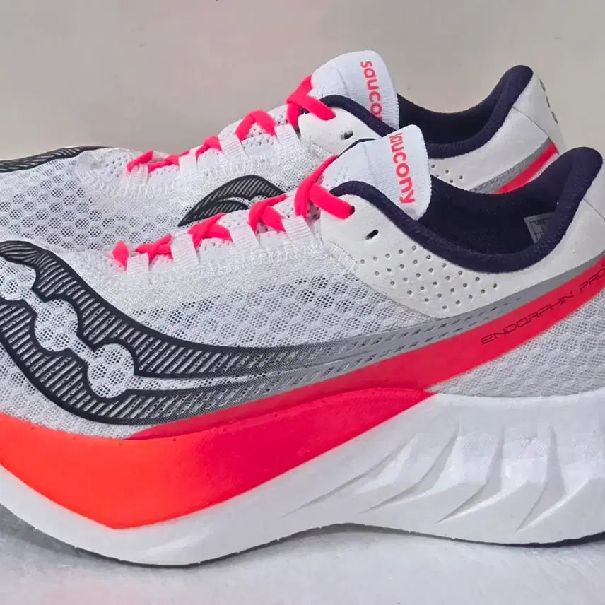 [BUNJANG] Saucony Endorphin Pro 4 Full Carbon Plate High-Performance Racing Marathon Shoes / [270] 써코니 엔돌핀 프로4 풀카본플레이트 고성능레이싱마라톤ㅡ단종매물