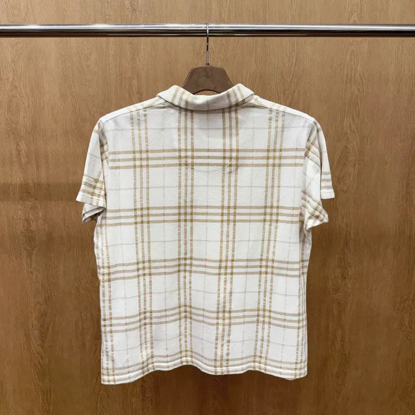 [BUNJANG] Burberry Golf Classic Check Pattern Open Collar PK Short Sleeve T-shirt Ivory / 버버리 골프 클래식 체크 패턴 오픈 카라 PK 반팔 티셔츠 아이보리