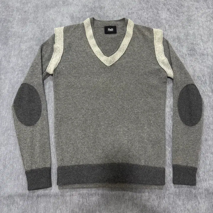 [BUNJANG] Dolce &amp; Gabbana D&amp;G V-Neck Knit Patch Sweater XXXL / Xxxl 돌체앤가바나 D&amp;G 브이넥 니트 패치 스웨터