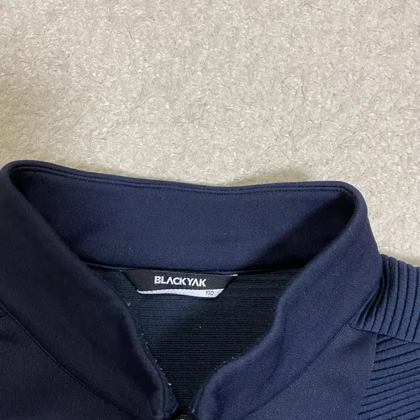 [BUNJANG] Black Yak Half-Zip Long-Sleeve T-Shirt Size 110 / 블랙야크 반집업 긴팔티 110