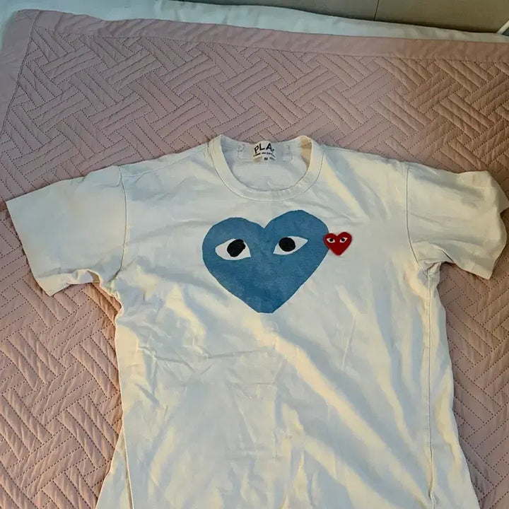 [SOLD OUT] 꼼데가르송 블루 하트 반팔티셔츠  아이보리 합배송