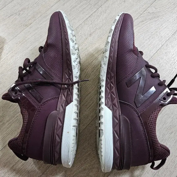 [BUNJANG] New Balance 574 Burgundy Sneakers / 뉴발란스 574 버건디 운동화