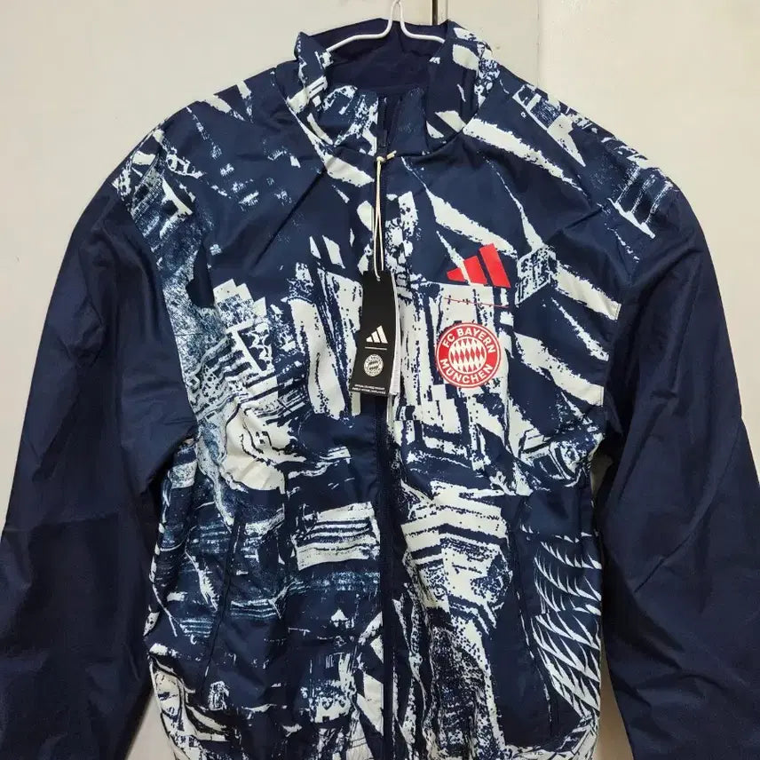 [BUNJANG] Adidas FC Bayern Munich Reversible Anthem Jacket Navy Size M / [새상품 사이즈 M]아디다스 FC바이에른 뮌헨 리버시블 앤섬 자켓 네이비