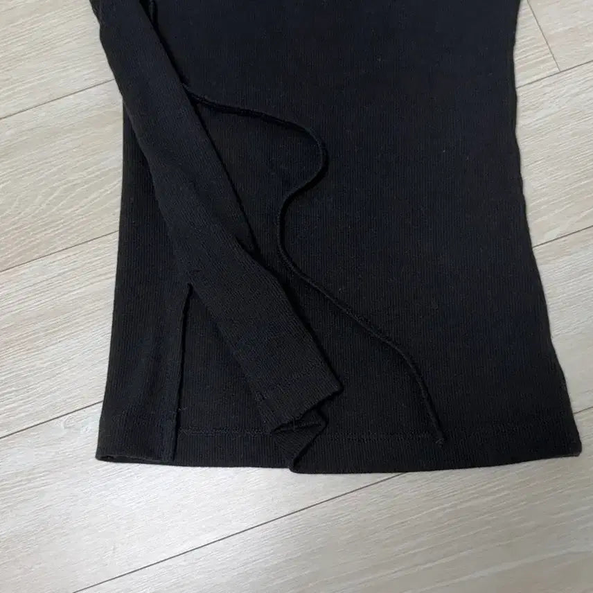 [BUNJANG] LAROOM Rope Cami Black / 라룸 로프나시 블랙 /지그재그 에이블리