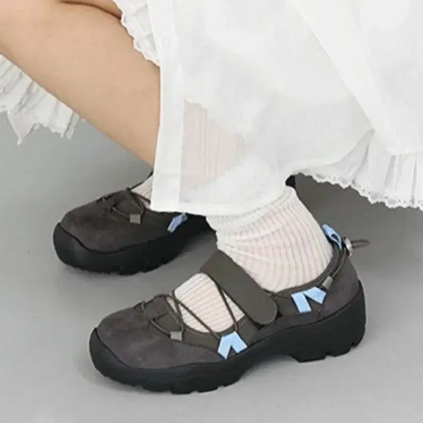 [BUNJANG] Velcro Mary Jane Platform Sneakers - Dark Grey Suede / 벨크로 메리제인 운동화 찍찍이 통굽 스트링 스트랩 그레이 스니커즈