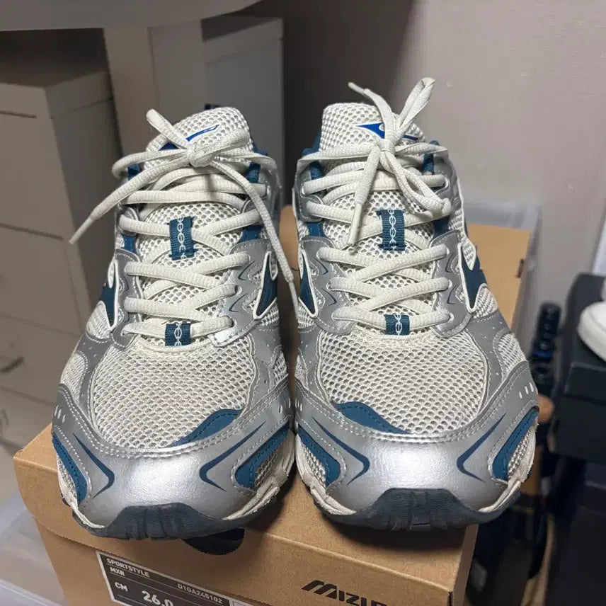 [BUNJANG] Mizuno MXR Snow White Majolica Blue Silver Running Shoes - 260 / 미즈노 MXR 스노우 화이트 마조리카 블루 실버 260사이즈 팝니다(러닝