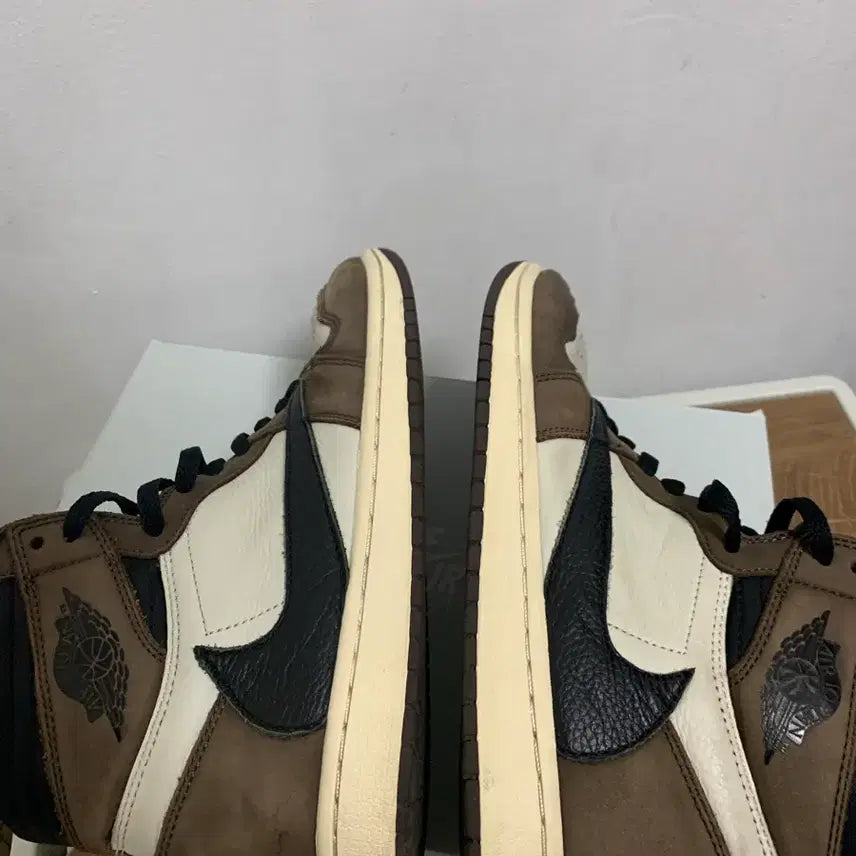 [BUNJANG] Nike Air Jordan 1 Travis Scott Mocha / 나이키 에어 조던1 스캇 모카 260