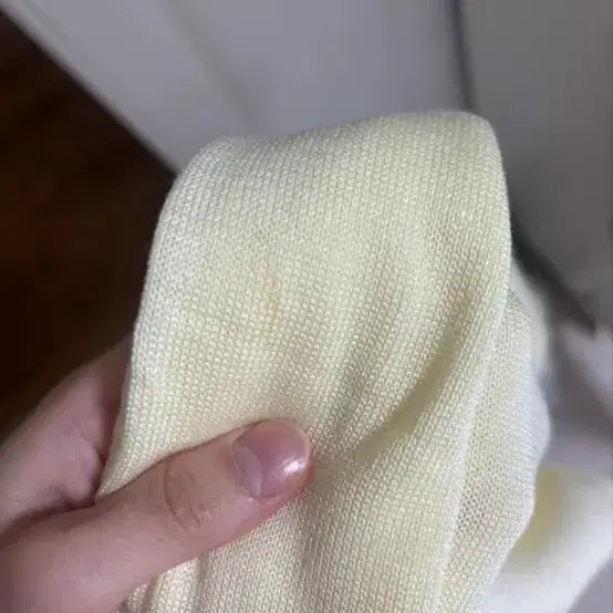 [BUNJANG] Etude Roundneck Knit Lemon Color / 에트 니트 라운드넥 레몬색