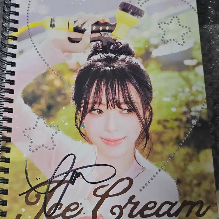 [BUNJANG] ITZY Yuna Autographed Ice Cream Album / ITZY 있지 유나 아이스크림 친필 싸인 앨범 비매
