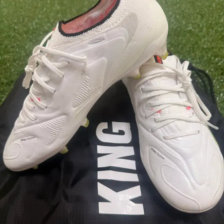 [BUNJANG] Puma King 20 Ultimate FG/AG Soccer Cleats / 푸마 킹20 얼티메이트 FG/AG(255)