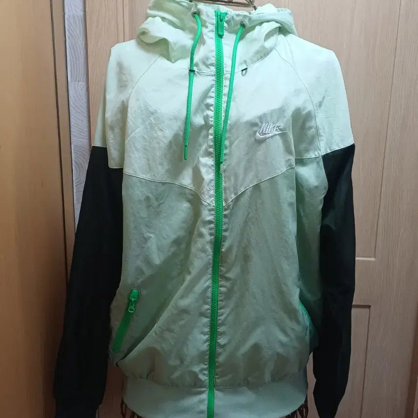 [BUNJANG] Nike Windrunner Hooded Zip-Up Windbreaker Jacket (M) / 나이키(NIKE) 윈드러너 후드 집업 바람막이 (M사이즈)