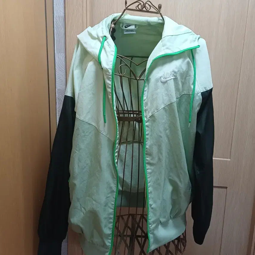 [BUNJANG] Nike Windrunner Hooded Zip-Up Windbreaker Jacket (M) / 나이키(NIKE) 윈드러너 후드 집업 바람막이 (M사이즈)