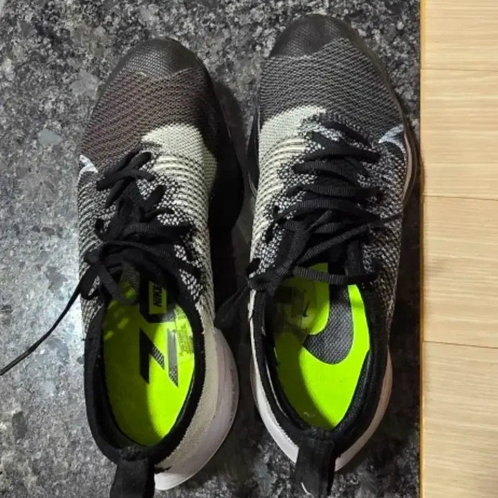 [BUNJANG] Nike Air Zoom Tempo Next% Flyknit Running Shoes 250mm / (새상품급/ 10회미만 착용) 나이키 에어줌템포 넥스트% 플라이니트250