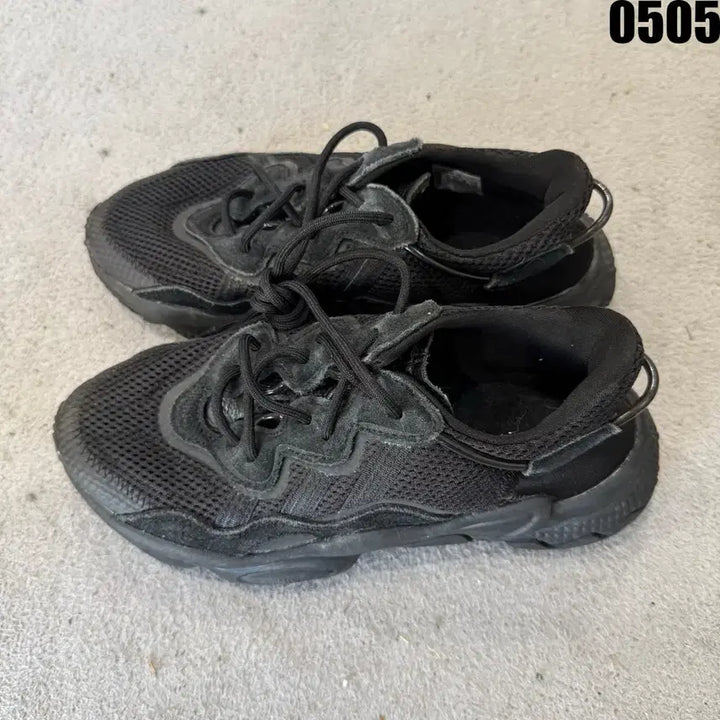 [BUNJANG] Adidas Ozweego All Black Sneakers 225 / 아디다스 오즈위고 올블랙 운동화 225