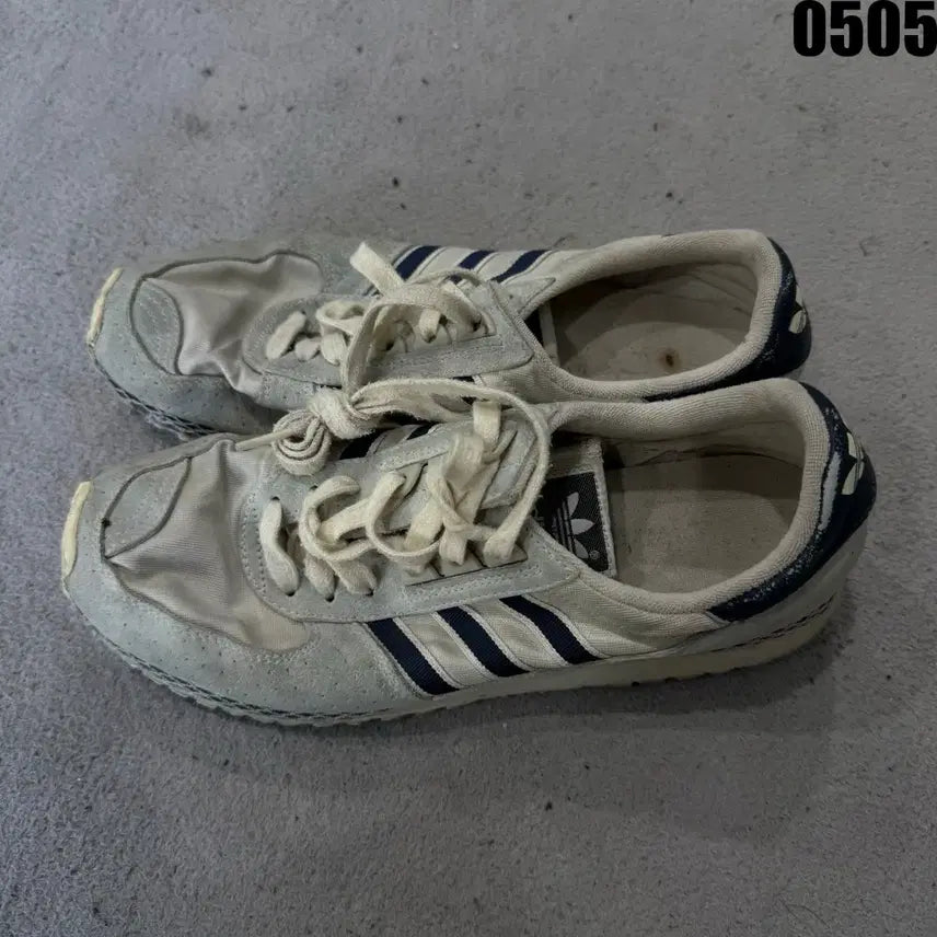 [BUNJANG] Adidas Vintage Sneakers White Navy Three Stripes Size 260 / 아디다스 빈티지 운동화 흰색 남색 삼선 260