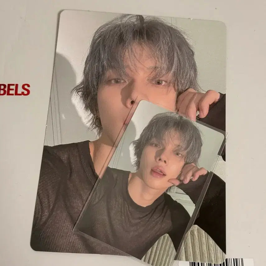 [BUNJANG] TXT Yeonjun NO LABELS PART 01 Photocard &amp; Standing Poster Set / 연준 NO LABELS PART 01 포카 + 스탠딩 포스터