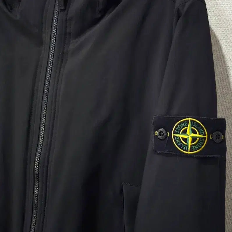 [BUNJANG] Stone Island Soft Shell Primaloft Hooded Jacket - Size S / 정품 스톤아일랜드 소프트쉘 프리마로프트 후드 자켓 90/S