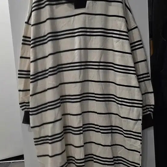 [BUNJANG] Striped Long Sleeve Maxi Dress / 긴팔 스트라이프 롱 원피스