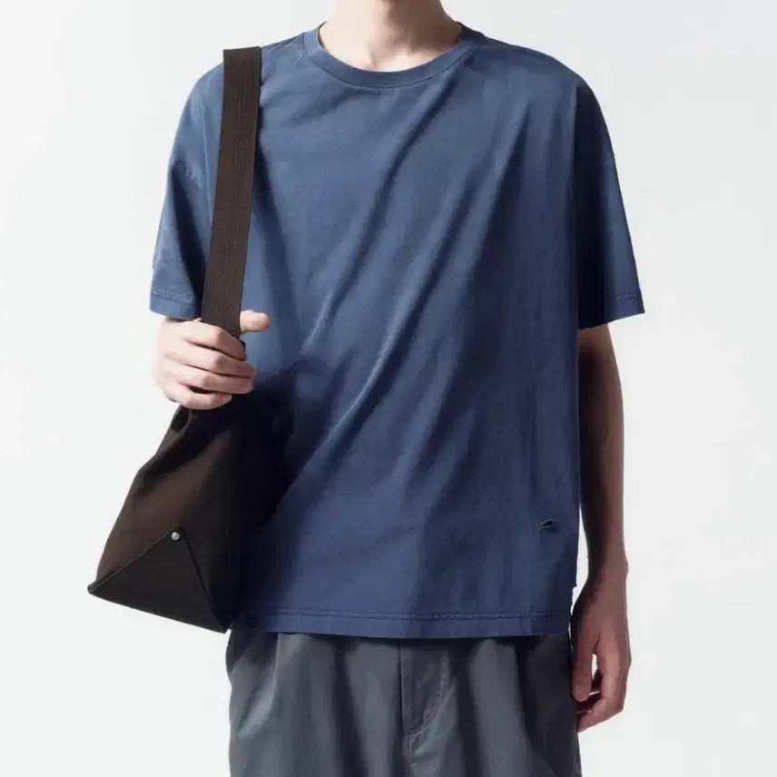 [BUNJANG] In Silence Distressed Crop Box Fit T-Shirt Light Navy / 인사일런스 디스트레스드 크롭 박스핏 티셔츠 LIGHT NAVY