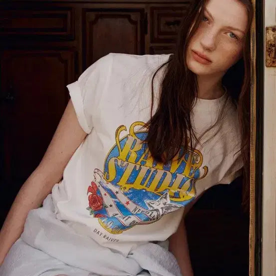 [BUNJANG] Raive Graphic T-shirt White / 레이브 Crown Raive Graphic T-shirt 새상품
