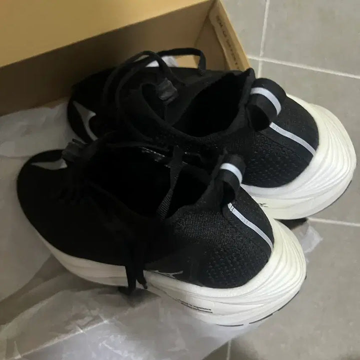[BUNJANG] Mizuno Neovista 2 Running Shoes (280mm) / 미즈노 네오비스타2 280