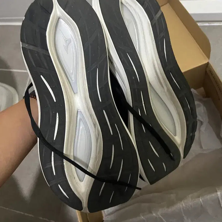[BUNJANG] Mizuno Neovista 2 Running Shoes (280mm) / 미즈노 네오비스타2 280