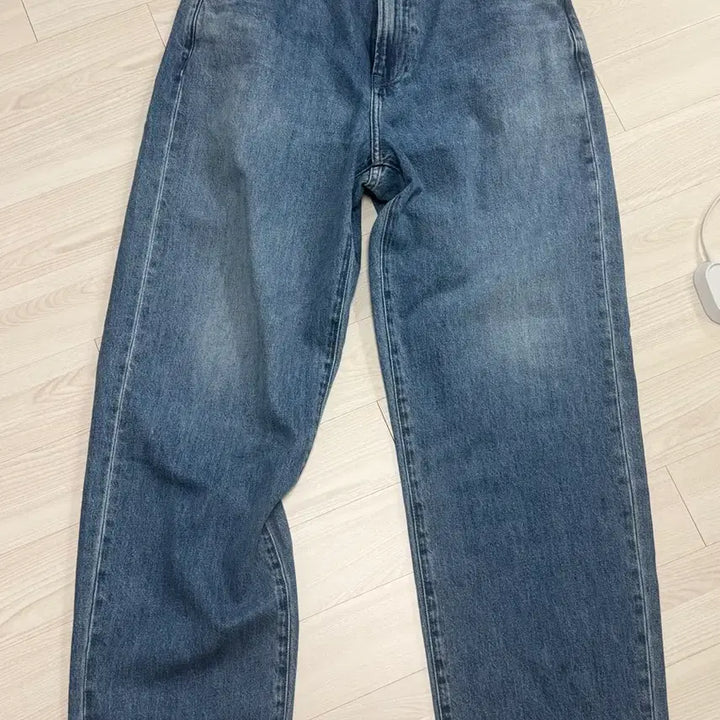 [BUNJANG] Uniqlo Relaxed Fit Jeans - Size 31, Color 65 Blue / 31사이즈)유니클로 배기진 65블루