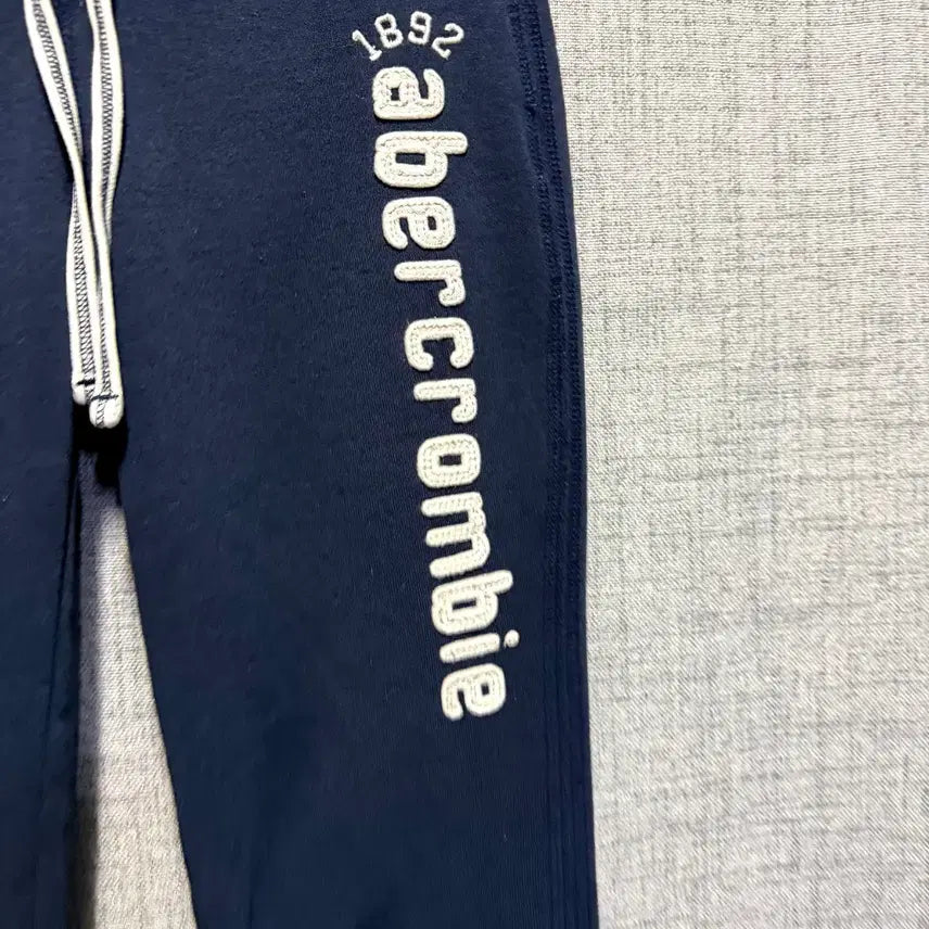 [BUNJANG] Abercrombie Fleece Navy Training Pants M / 아베크롬비 기모 네이비 트레이닝 바지 M