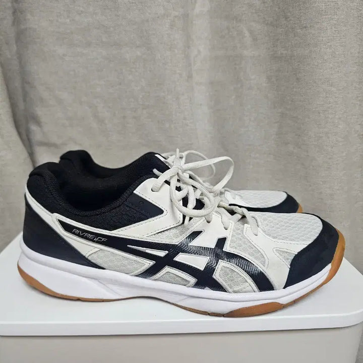 [BUNJANG] Asics RIVRE CF Volleyball Shoes White/Black / .275아식스 RIVRE CF 배구화 화이트/블랙  - 910