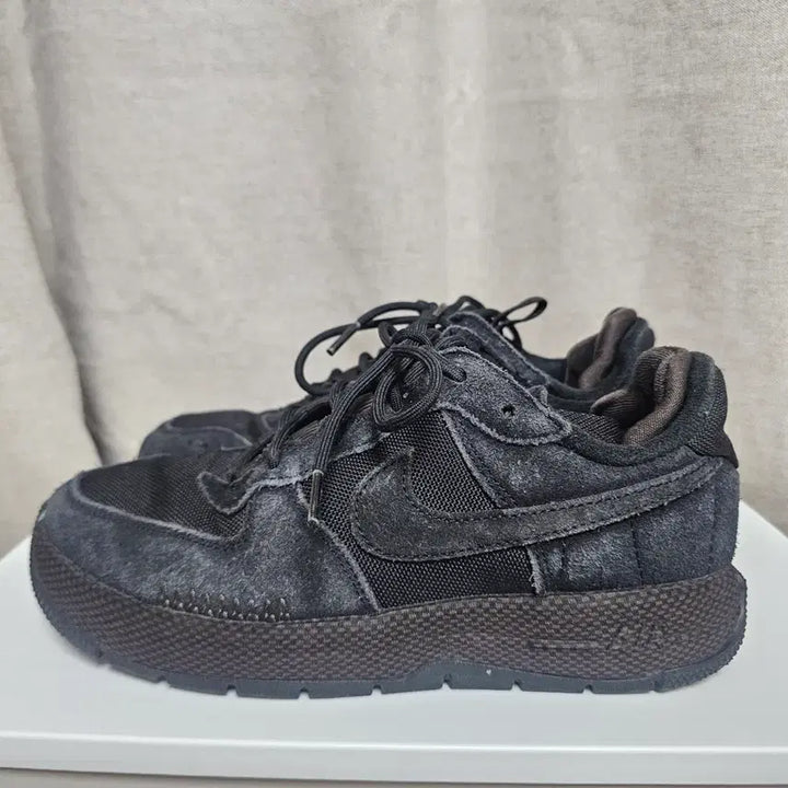 [BUNJANG] Nike Air Force 1 Wild Sneakers (235) / .235나이키 에어포스1  와일드 운동화   -911