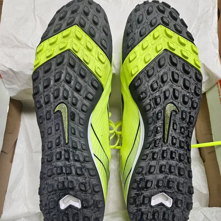 [SOLD OUT] 나이키 에어 줌 풋살화