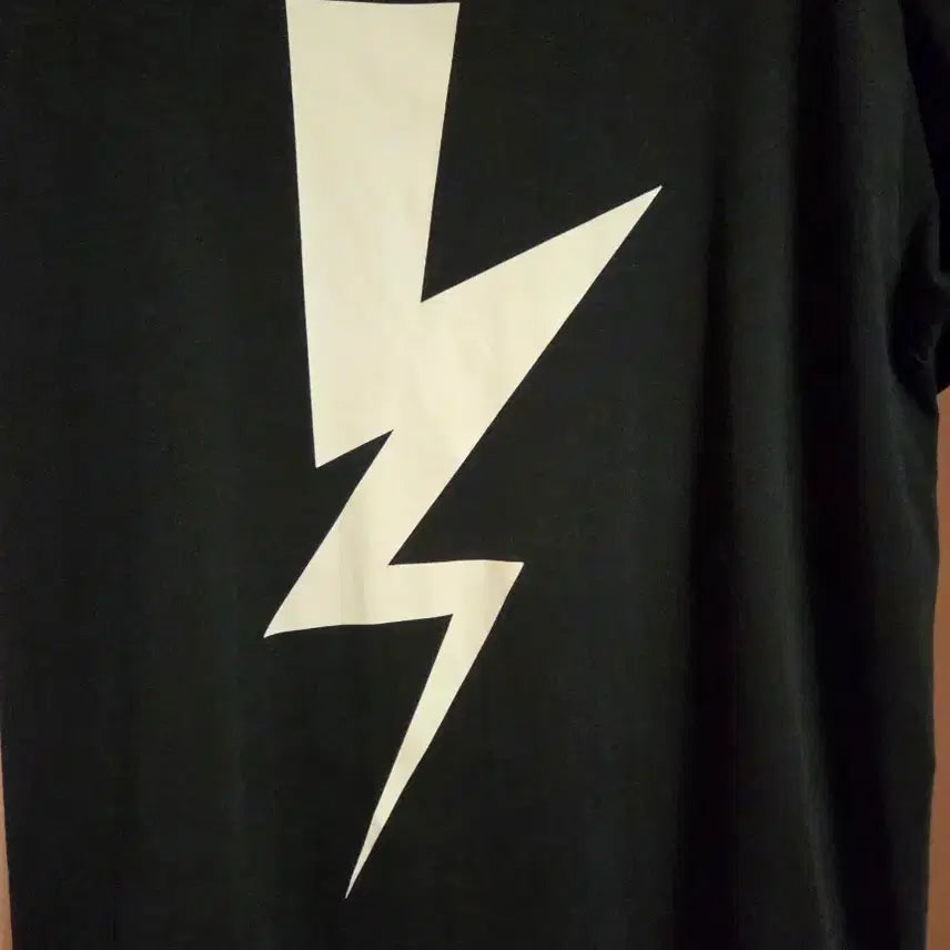 [BUNJANG] Neil Barrett Black Lightning Print T-Shirt / 닐바렛 블랙 번개 프린팅 반팔 티셔츠