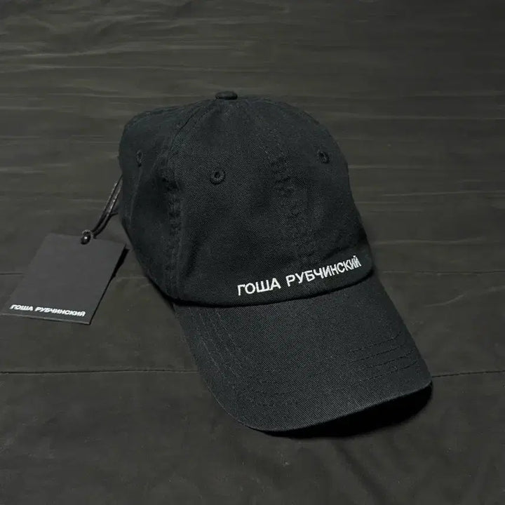 [BUNJANG] Gosha Rubchinskiy Classic Logo Ball Cap Black OS / 고샤루브친스키 클래식 로고 볼캡 블랙 (OS)