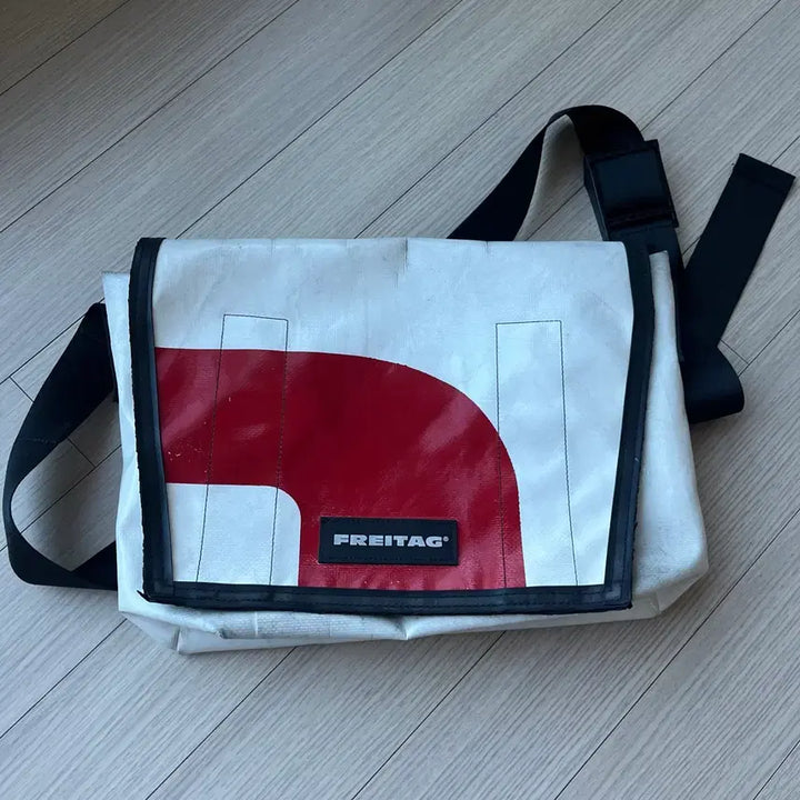 [BUNJANG] Freitag Dexter Messenger Bag / 프라이탁 덱스터