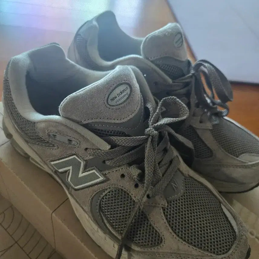 [BUNJANG] New Balance 2002R Grey Sneakers (Size 265) / 뉴발란스 2002R 그레이 사이즈 265 입니다