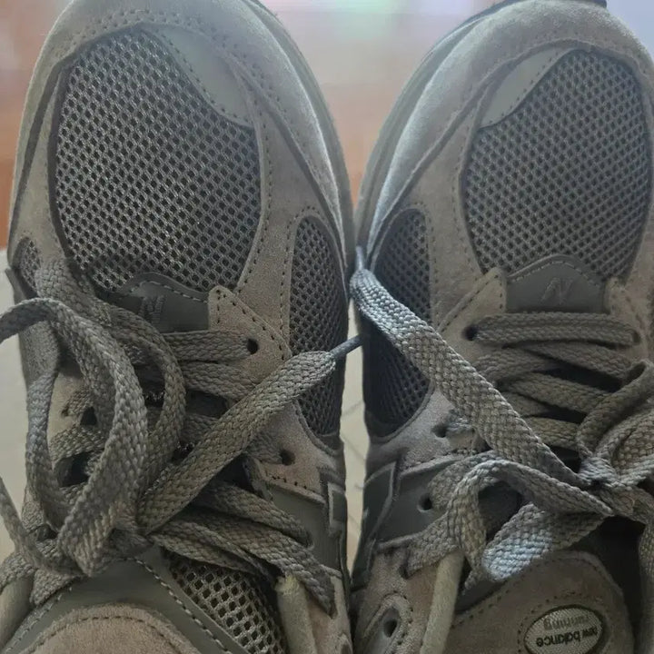 [BUNJANG] New Balance 2002R Grey Sneakers (Size 265) / 뉴발란스 2002R 그레이 사이즈 265 입니다