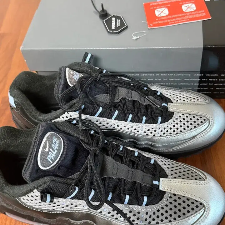 [BUNJANG] Palace x Nike Air Max 95 Sneakers / 팔라스 에어맥스 95