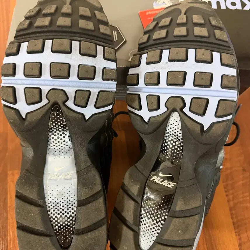 [BUNJANG] Palace x Nike Air Max 95 Sneakers / 팔라스 에어맥스 95